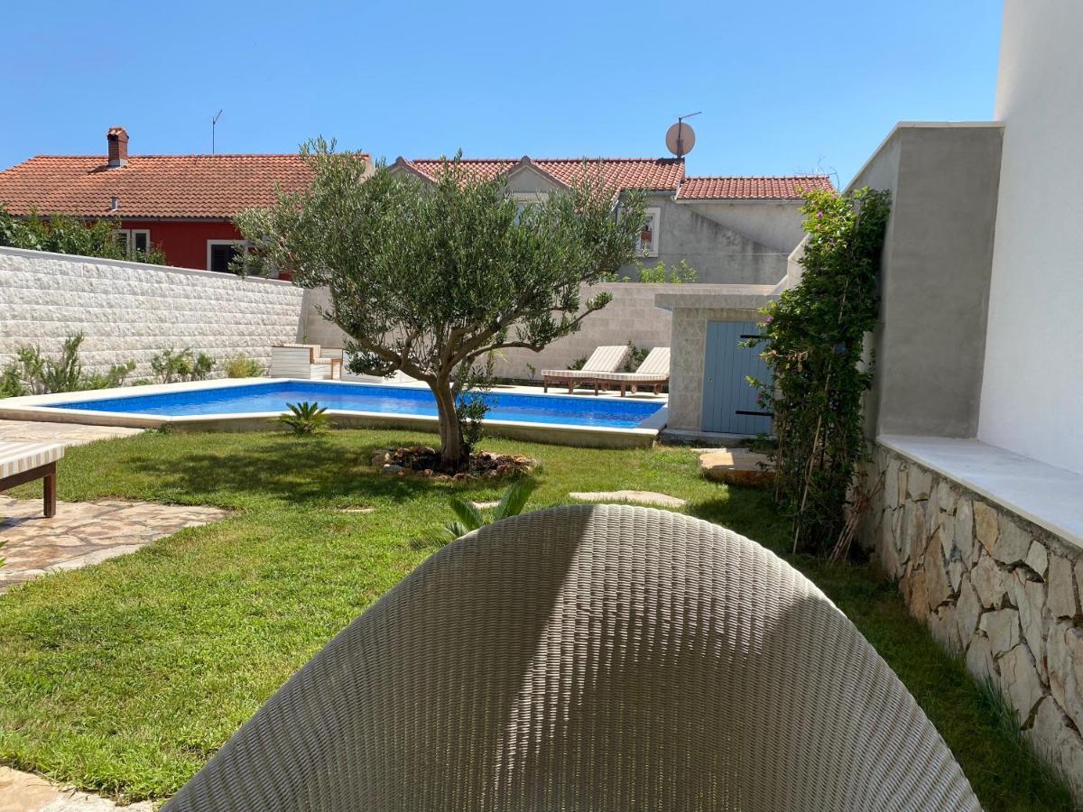 Villa Mediterra Garden & Pool Bol Exterior photo