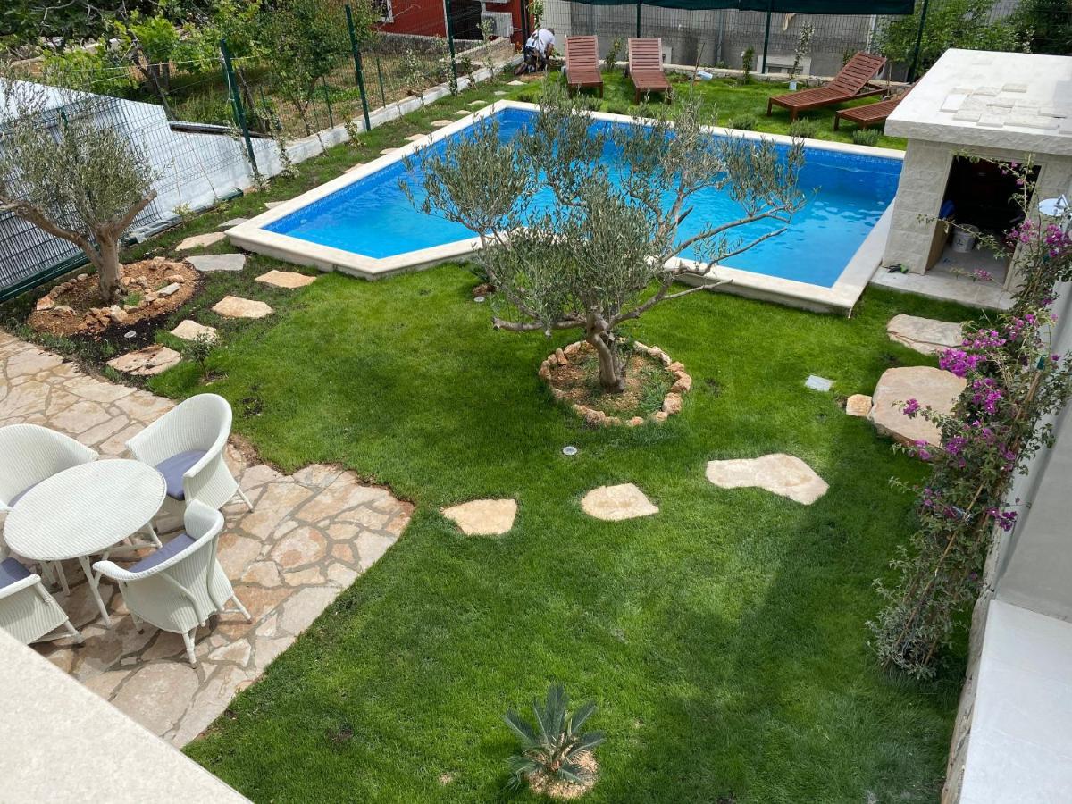 Villa Mediterra Garden & Pool Bol Exterior photo