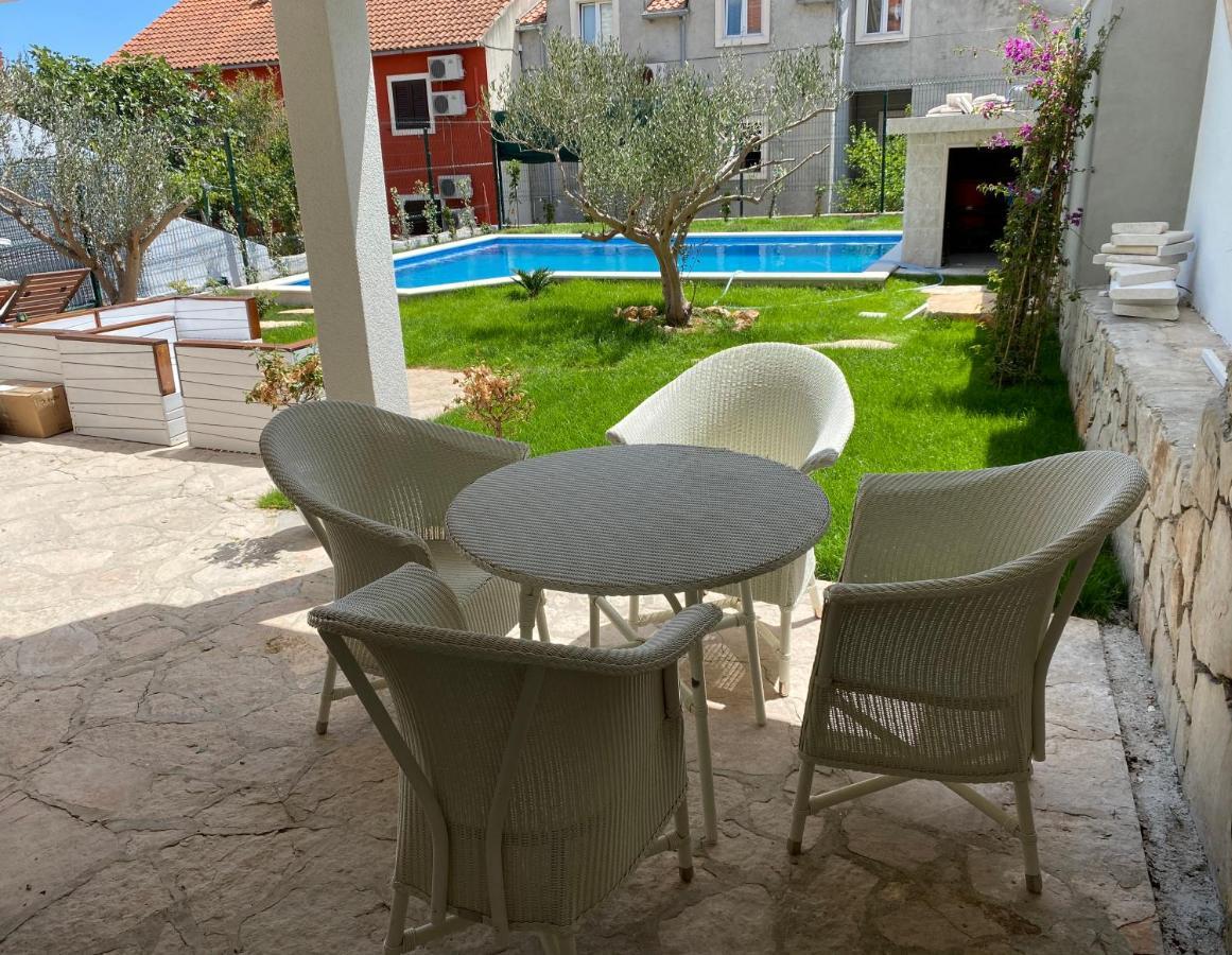 Villa Mediterra Garden & Pool Bol Exterior photo